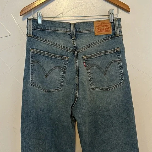 Levi’s Ribcage Straight 30 Full Length inseam 31. - Picture 6 of 8